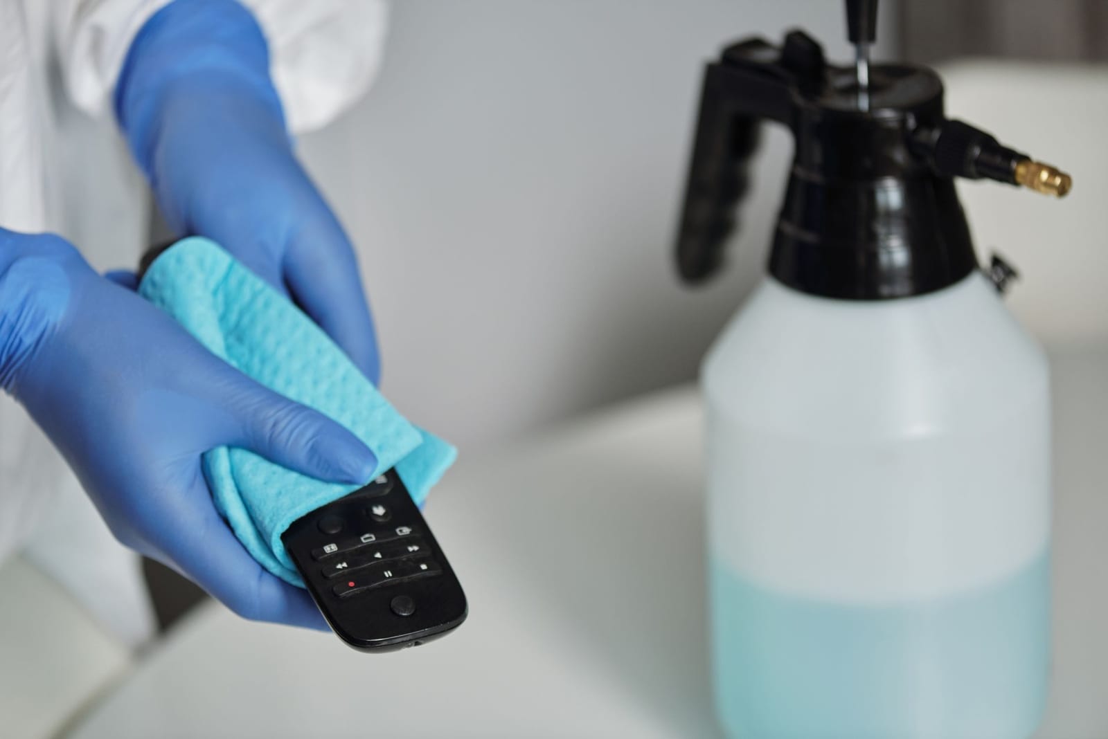 Illustration des Kwiiz Hygiene, Blutkontakt und Nothilfe
