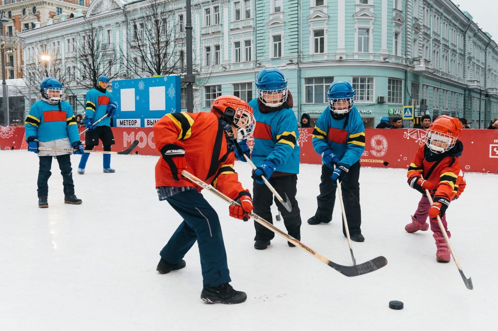 Illustration du Kwiiz Wort-Schatz 8H – Einheit 8 – Ich spiele lieber Eishockey