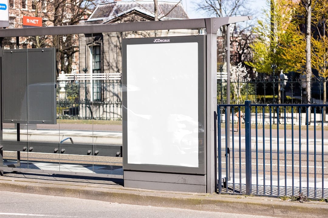 Illustration du Kwiiz Décoder une image : pub, affiche, mème